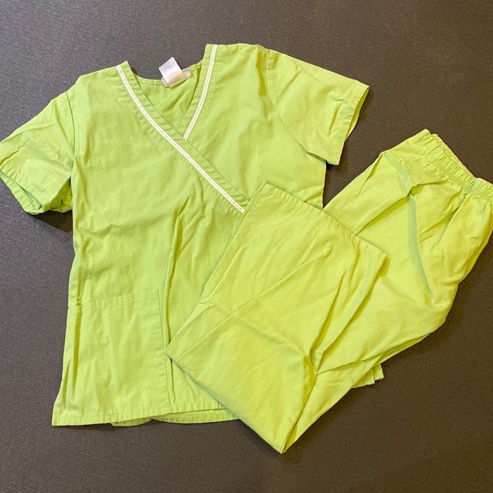 SB scrubs XS set